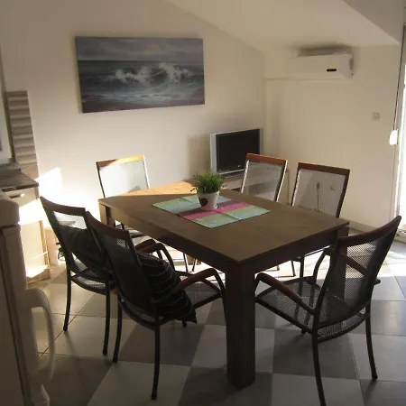 Apartman With Parking Space Maslenica, Novigrad - 6573 *